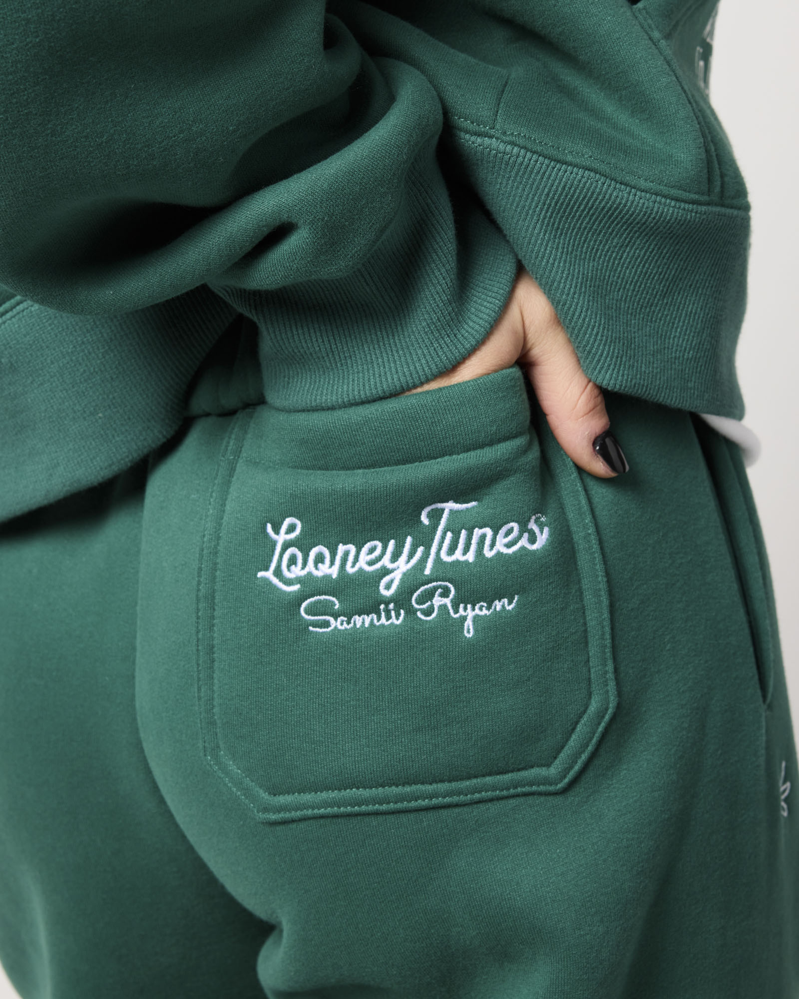Looney Tunes That's All Folks Cargo Sweatpants