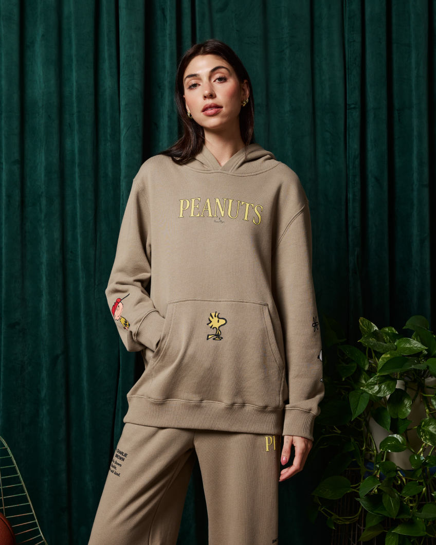 Peanuts The Whole Crew Hoodie – Samii Ryan Peanuts The Whole Crew Hoodie – Samii Ryan