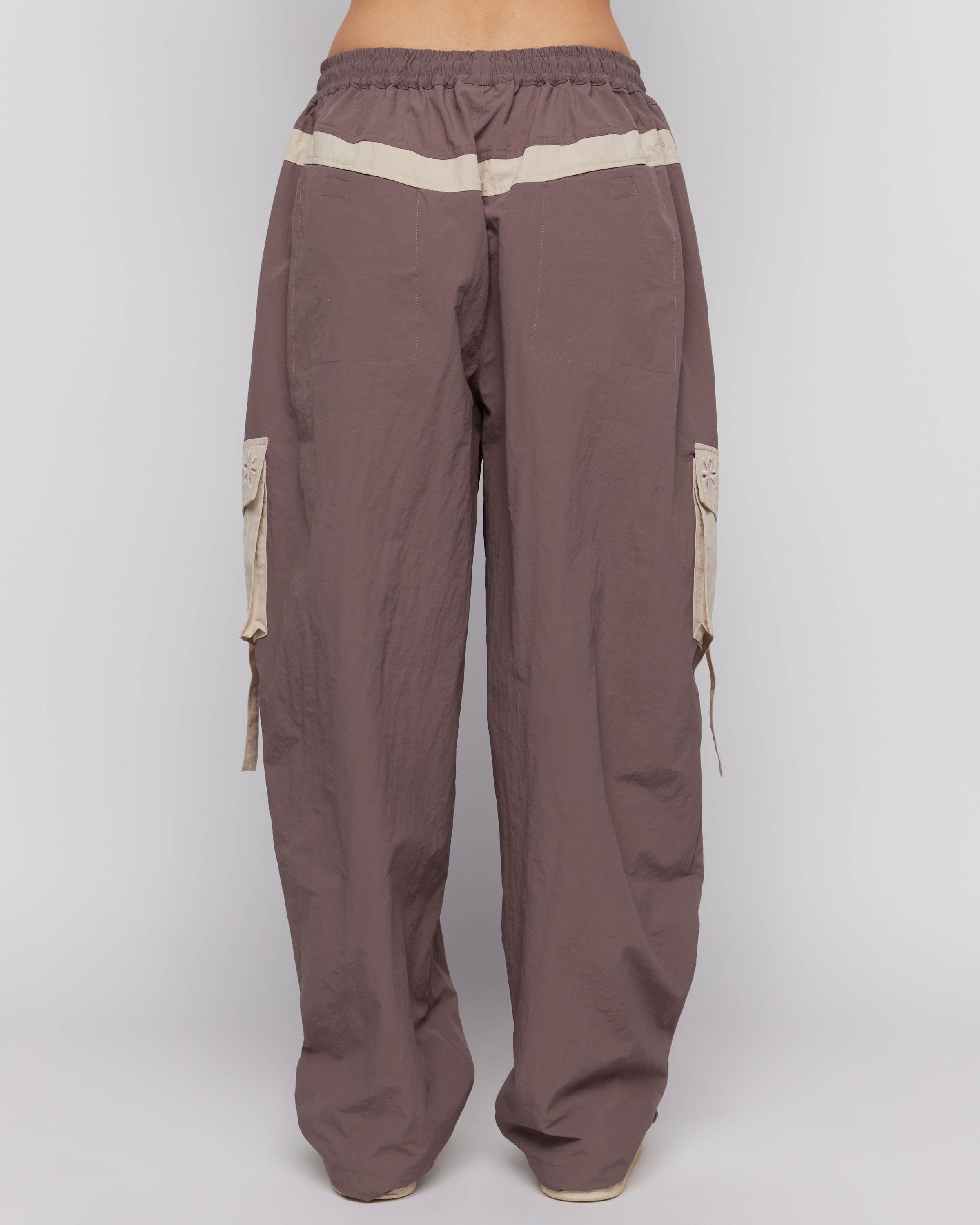 Way Out Parachute Pants – Samii Ryan