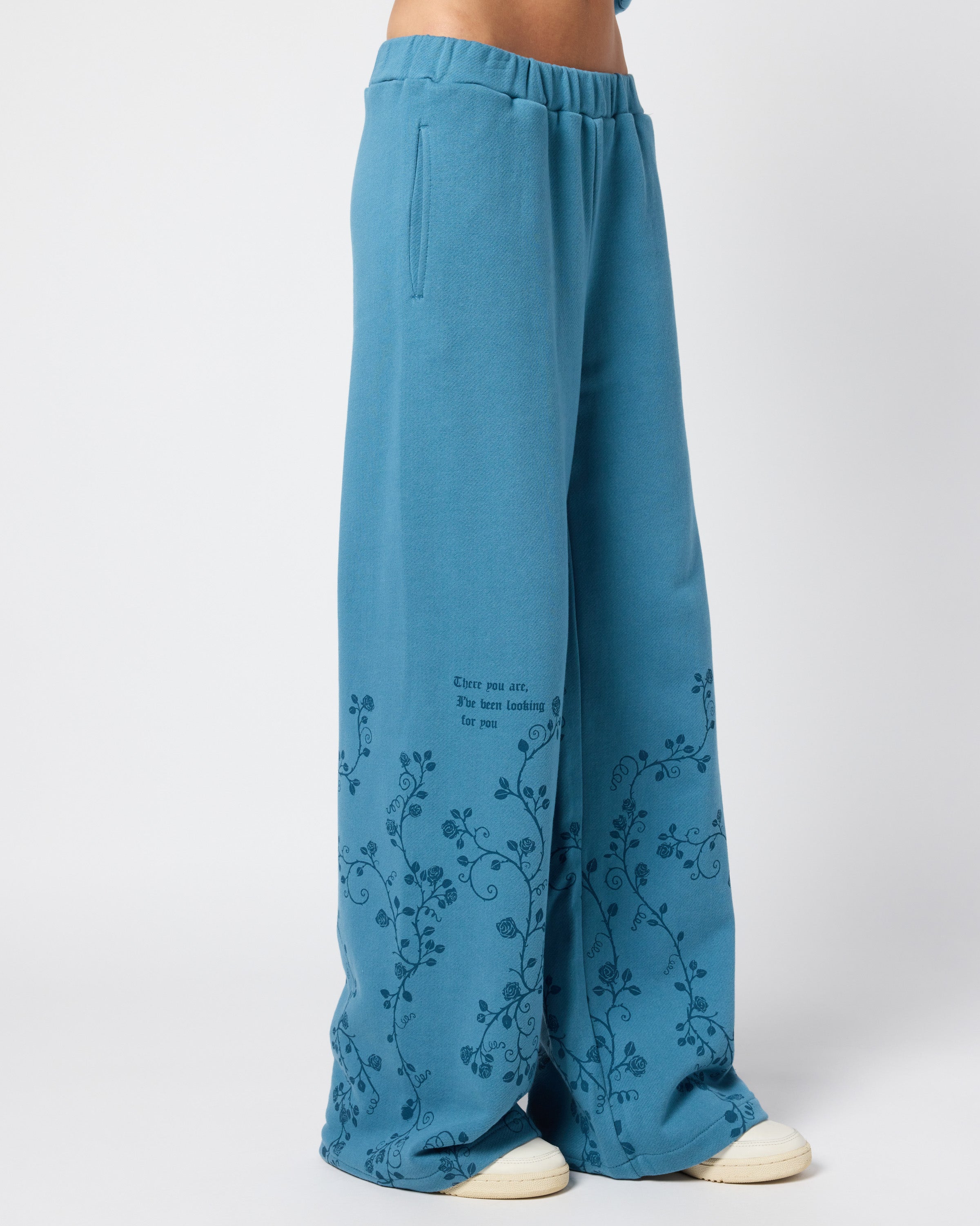 ACOTAR Thorns and Roses Open Leg Sweatpants, Blue