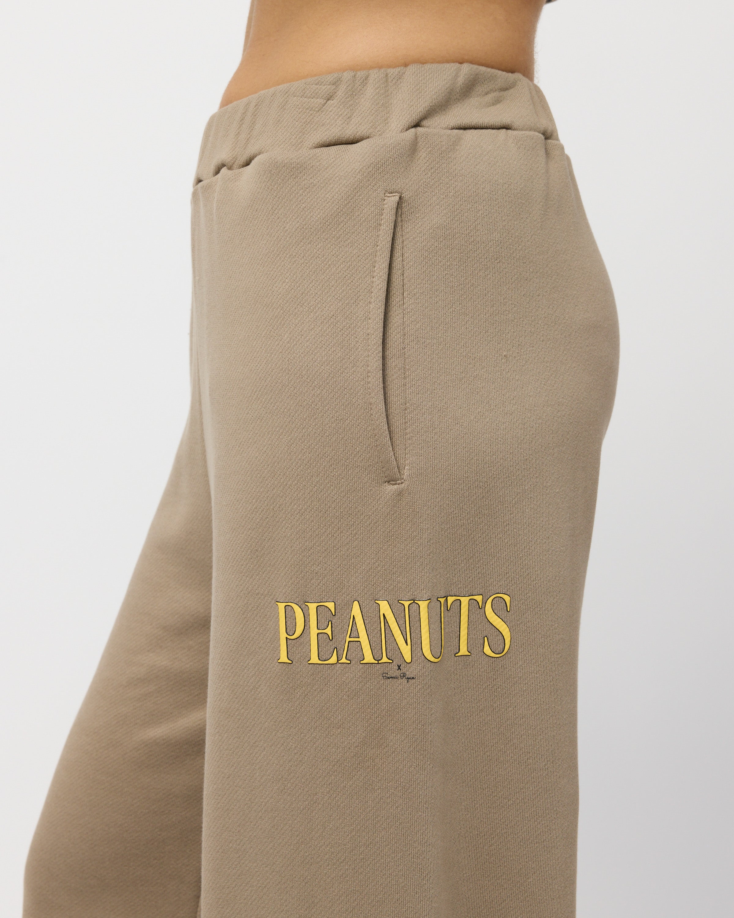 Peanuts The Whole Crew Sweatpants