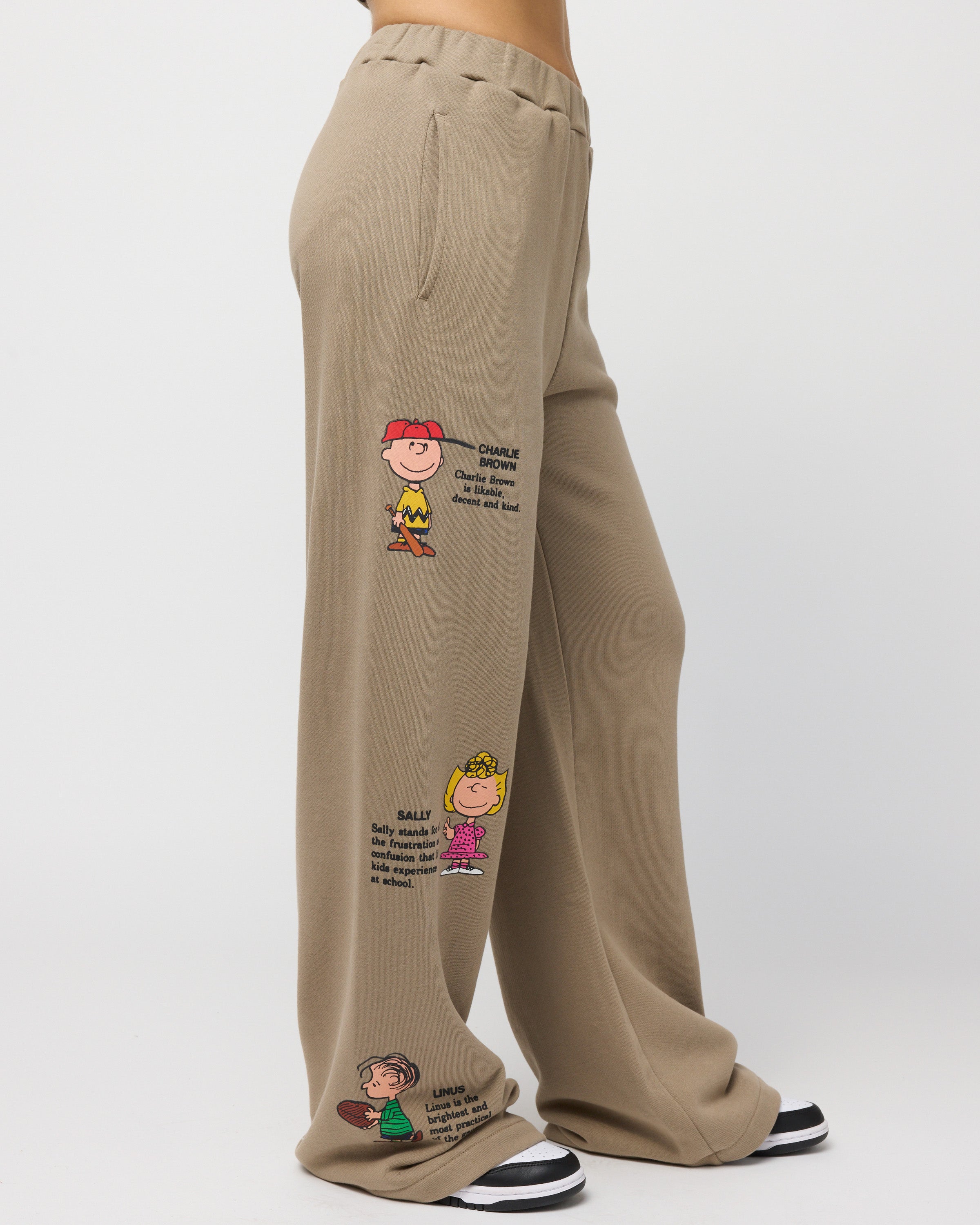 Peanuts The Whole Crew Sweatpants