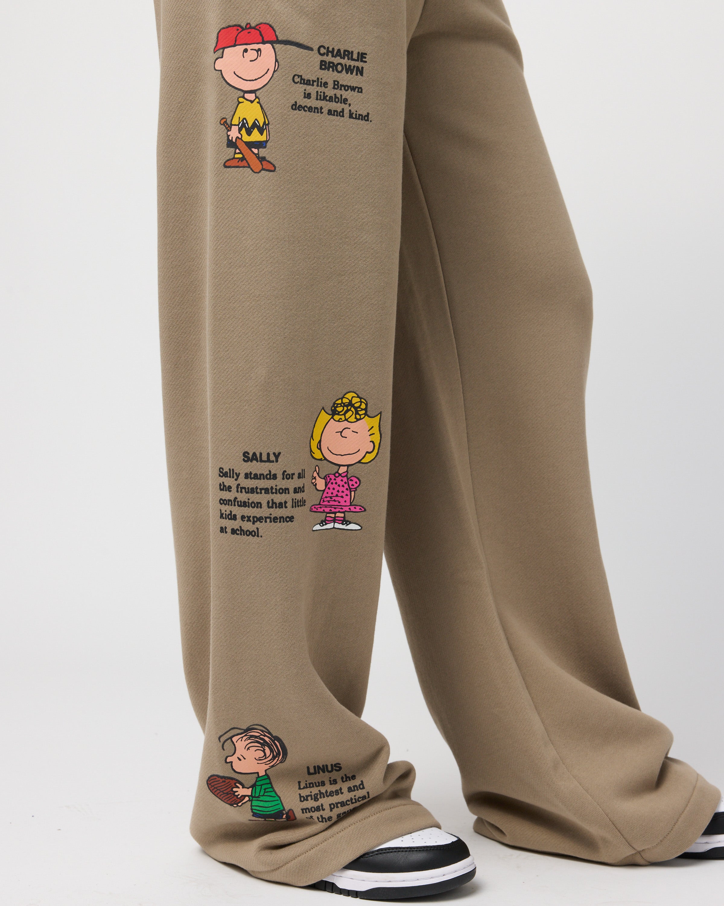 Peanuts The Whole Crew Sweatpants